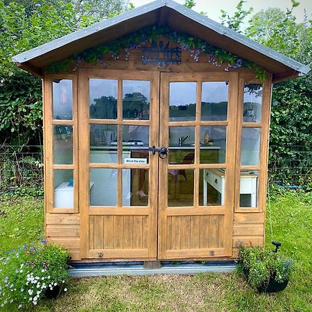Cherry Tree Glamping Lodge Wellington  Bagian luar foto