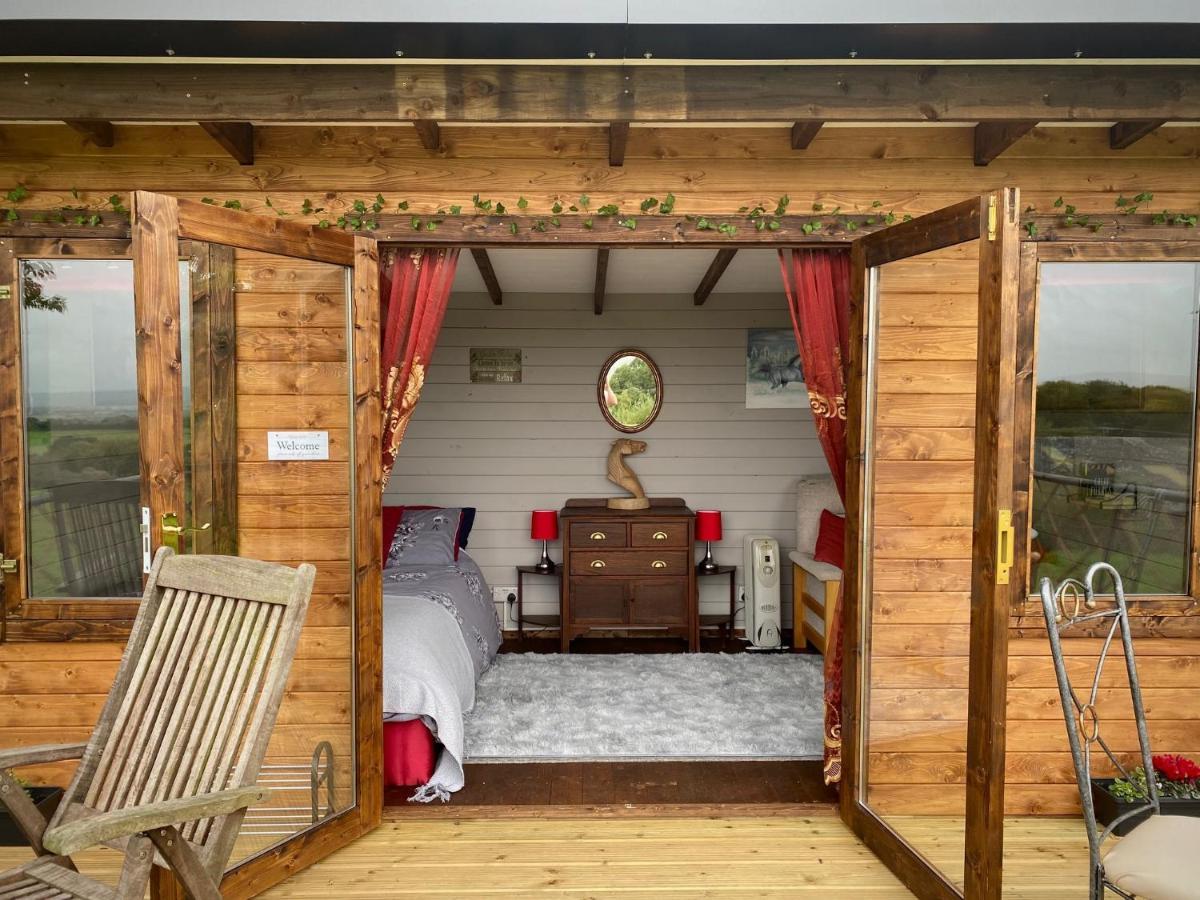 Cherry Tree Glamping Lodge Wellington  Bagian luar foto